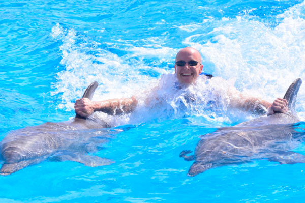 mejores lugares del mundo para nadar con delfines Dolphinaris