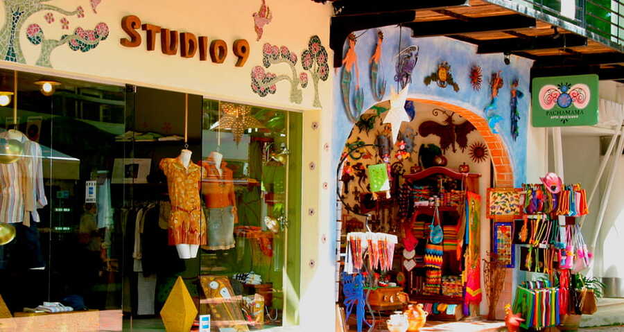 Compras de souvenirs en la Riviera Maya