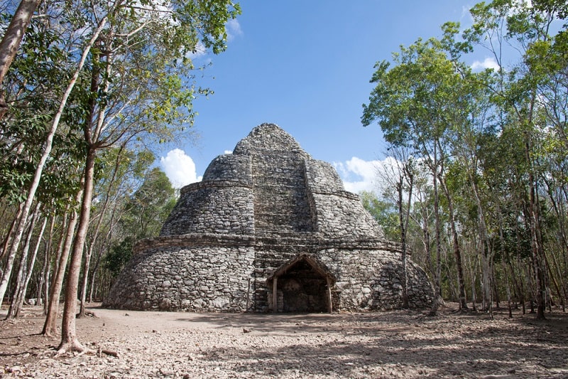 Vista las ruina de Coba en Quintana Roo México, Riviera Maya Dolphinaris